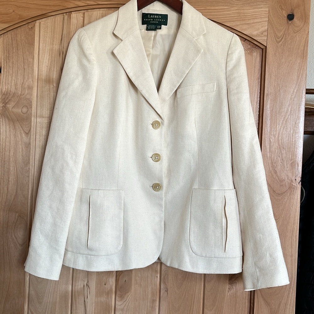 Ralph Lauren linen/silk blazer, back pleat, lined, 10 petite. Made in the USA.
